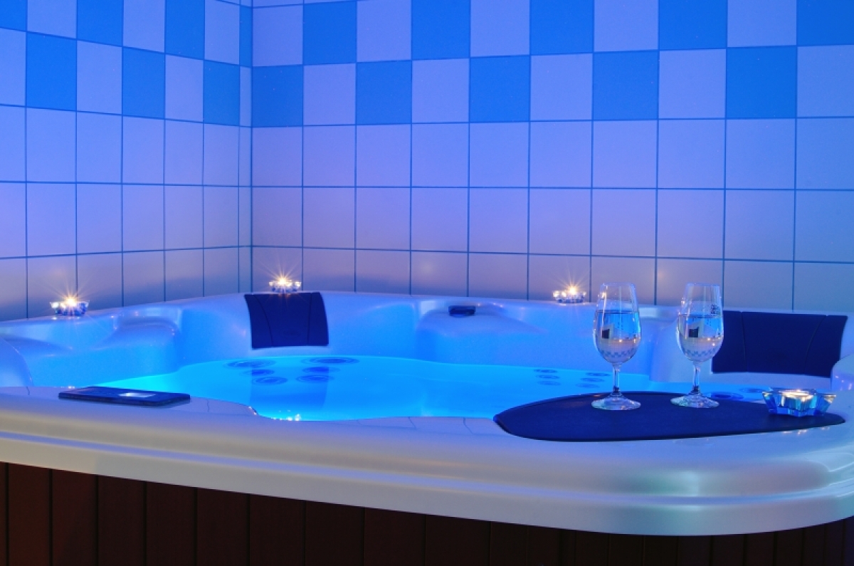 jacuzzi 1_inzercia