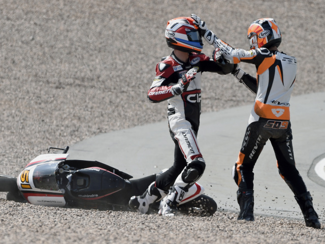 Bryan Schouten a Scott Deroue