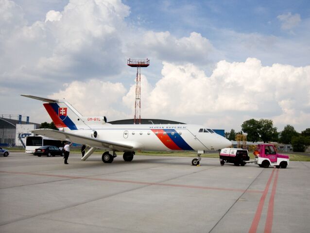 JAK-40, vládny špeciál