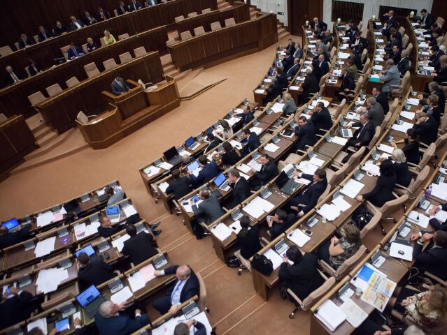 parlament, NR SR, poslanci