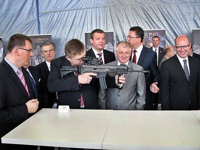 Robert Fico, puška, zbrojovka,