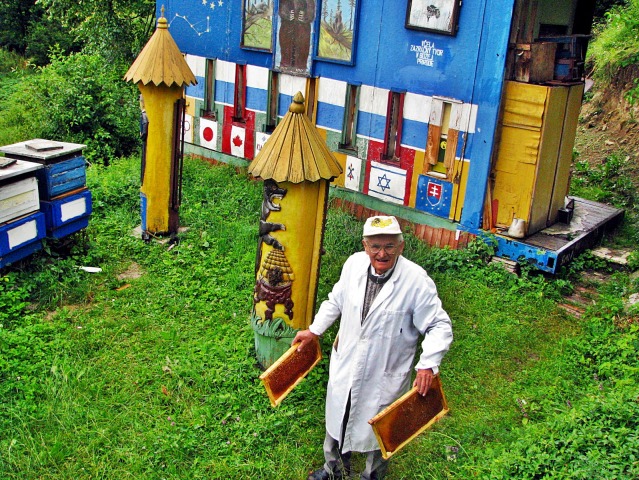Alexander Čelko, včely, včelár, úľ,