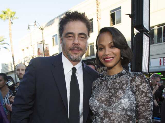 Herec Benicio Del Toro pózuje s kolegyňou Zoe Saldana.