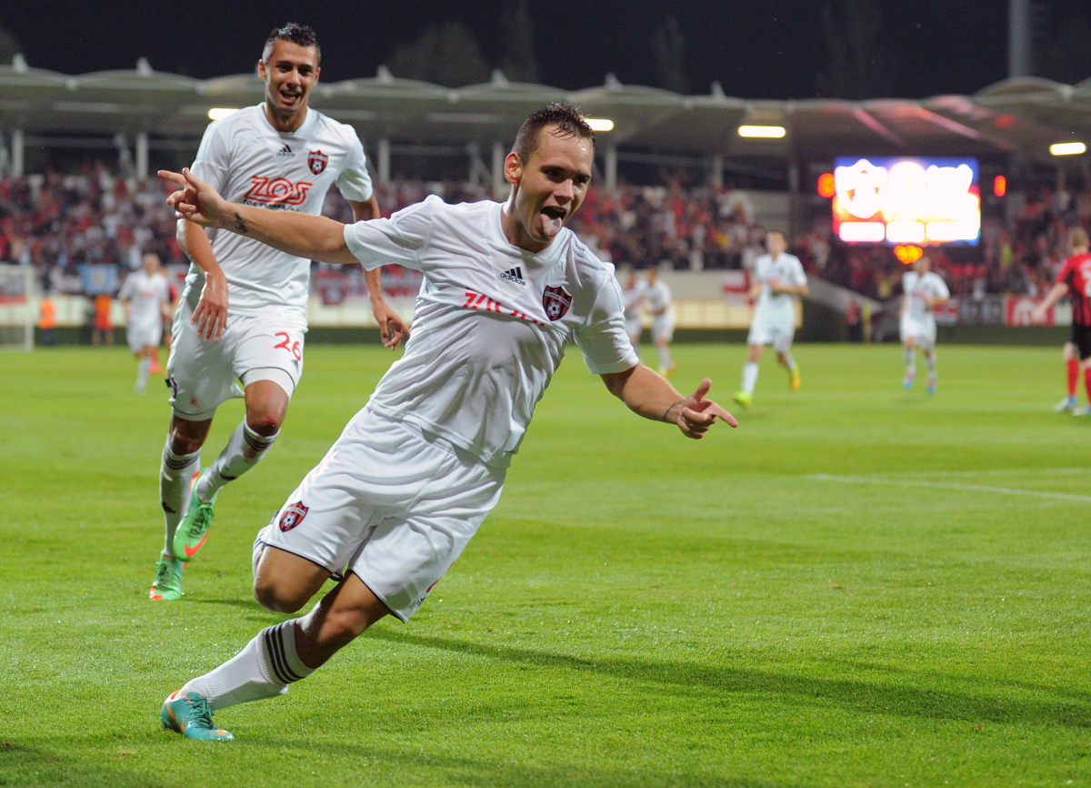 Spartak Trnava, St. Johnstone