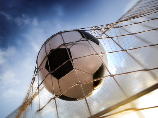 futbal, futbalová lopta, futbalová bránka, sieť, gól