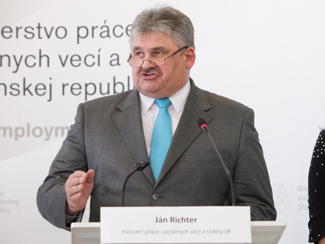 Ján Richter, Cisárová, minister práce
