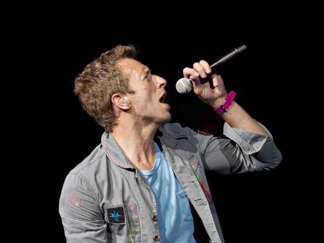 Spevák a skladateľ Chris Martin.