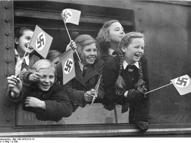 deti, nacisti, tábor, vlak, druhá svetová vojna, hitlerjugend