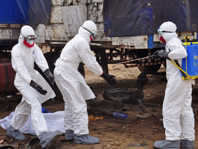 ebola, Libéria, dezinfekcia, vírus, lekári, zdravotníci