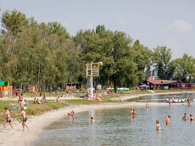 pocasie, teplo, zlate piesky, kúpalisko, kúpanie,