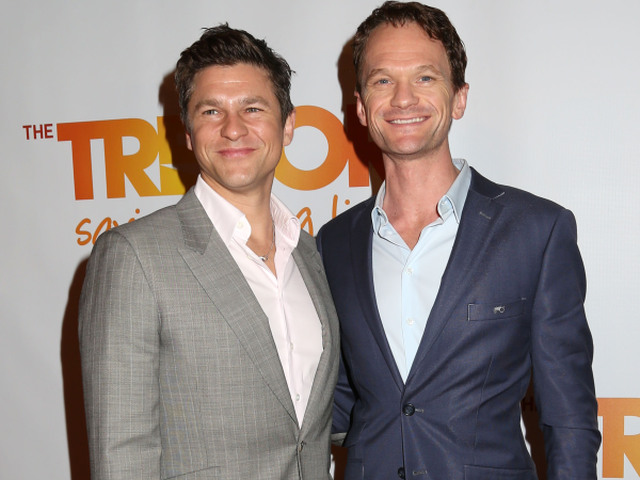 TrevorLIVE Benefit Neil Patrick Harris (vpravo) a jeho životný partner David Burtka
