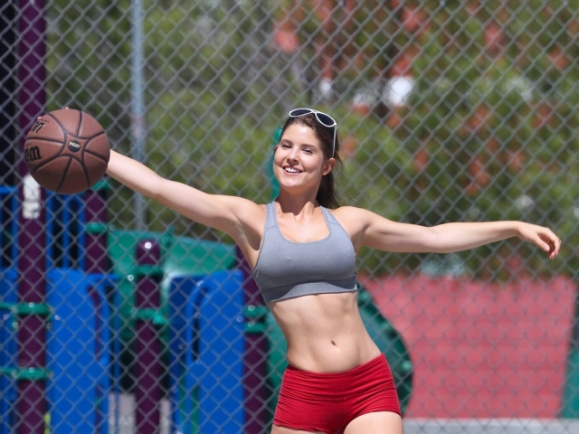 Amanda Cerny