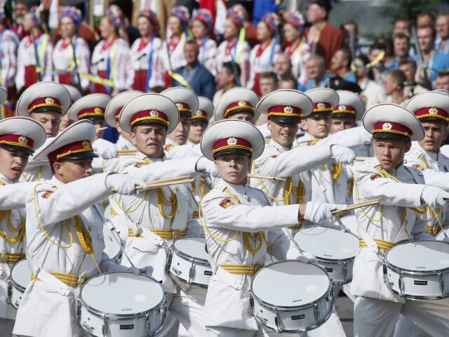 Ukrajina, vojenská prehliadka