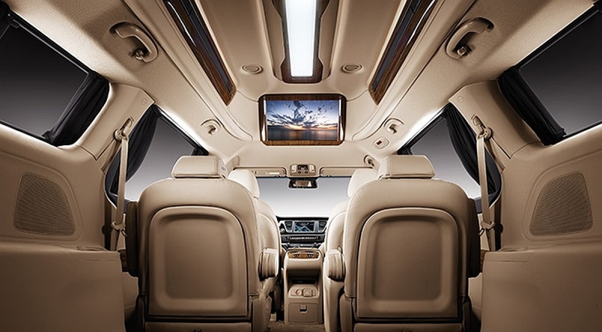Kia Carnival Hi-Limousine