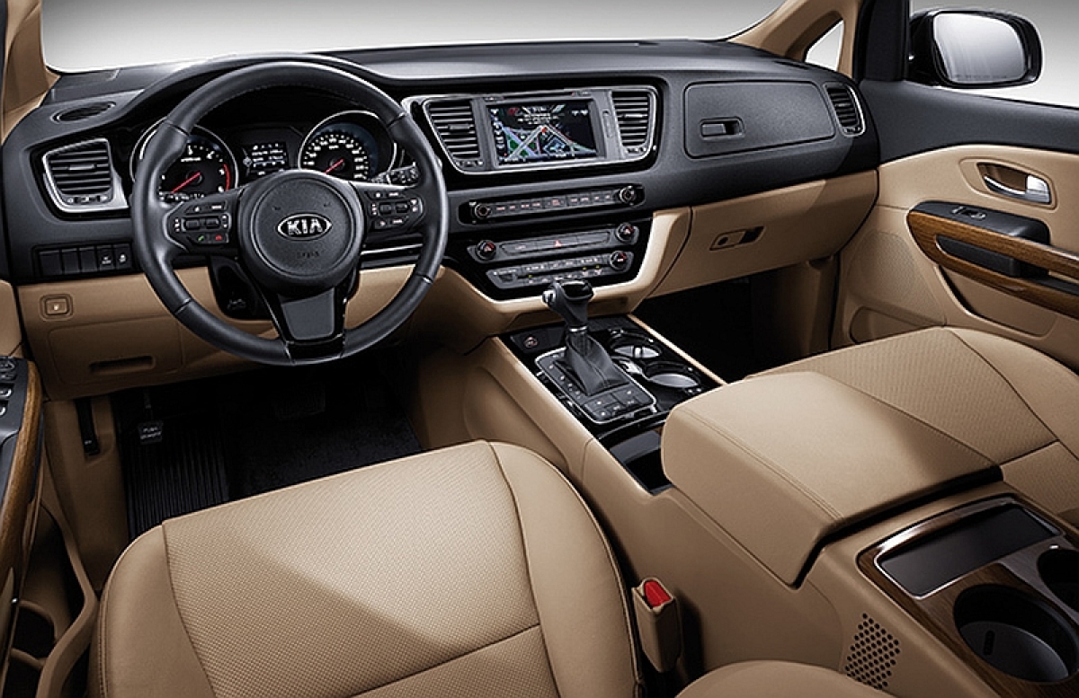 Kia Carnival Hi-Limousine