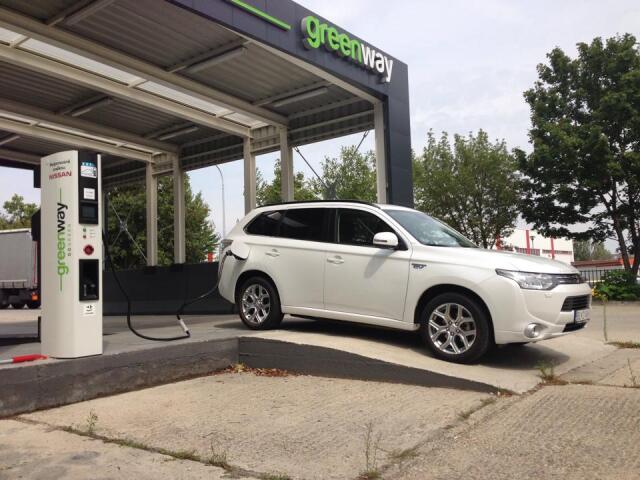 Mitsubishi Outlander PHEV - test 2014