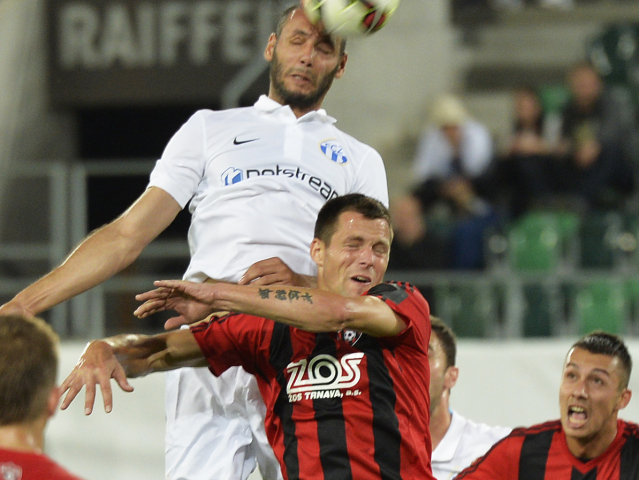 Yassine Chikhaoui, Martin Tóth