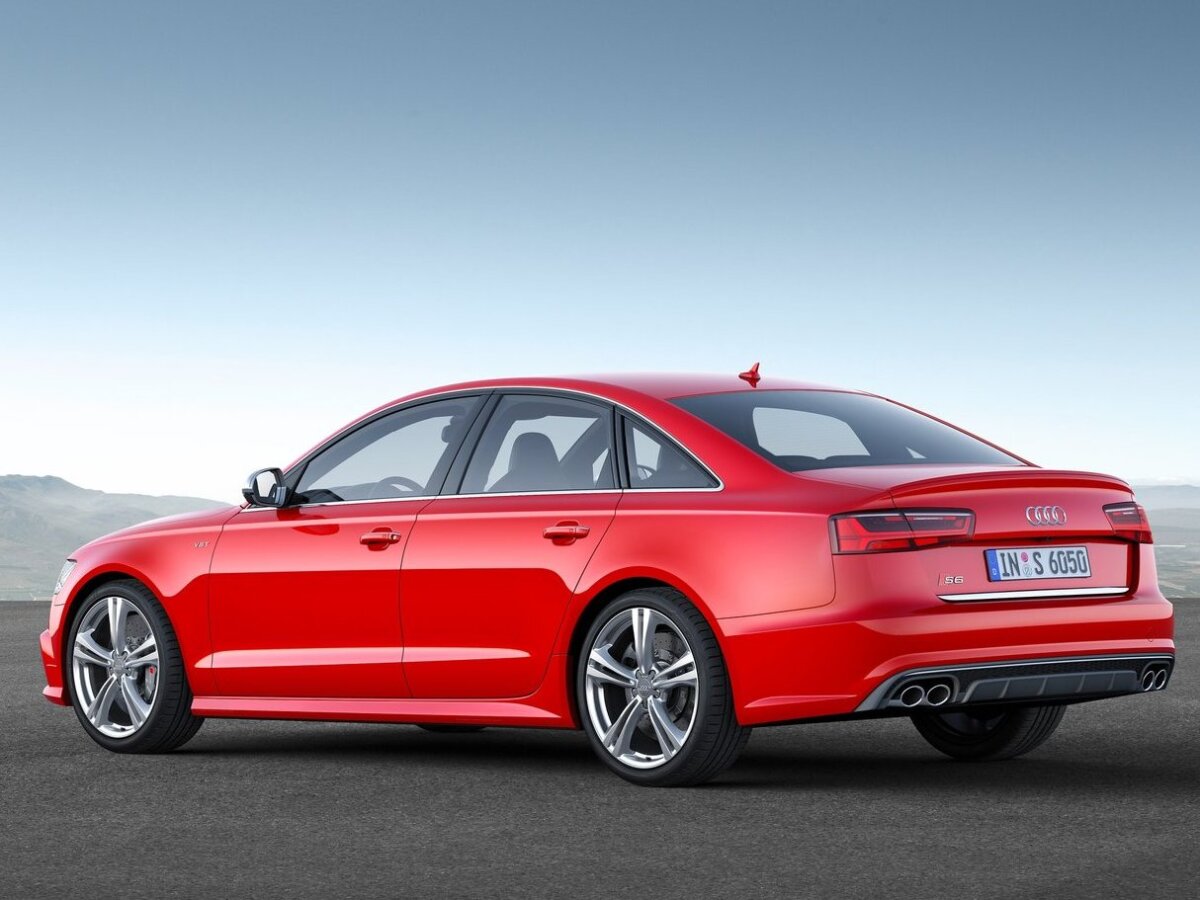 Audi-S6 2015