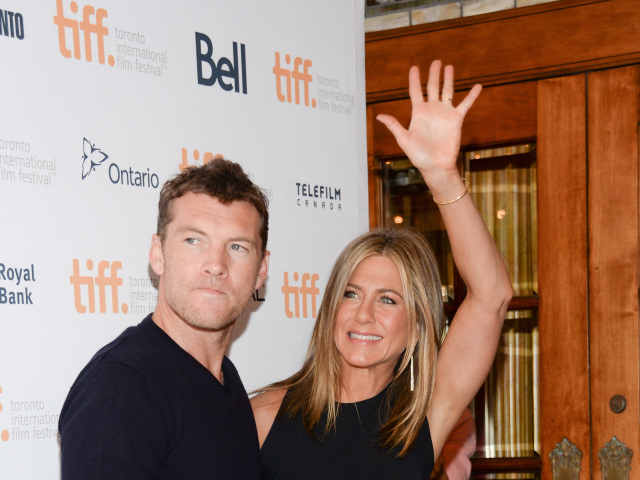 Sam Worthington s kolegyňou Jennifer Aniston