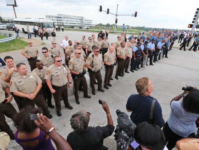 St. Louis, Ferguson, demonštrácie, protest, polícia, policajti