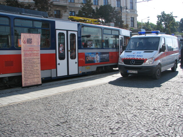 Darovanie krvi, krv, električka, transfúzna stanica, Národná transfúzna služba, NTS, Bratislava, Námestie Ľudovíta Štúra, Európsky týždeň mobility