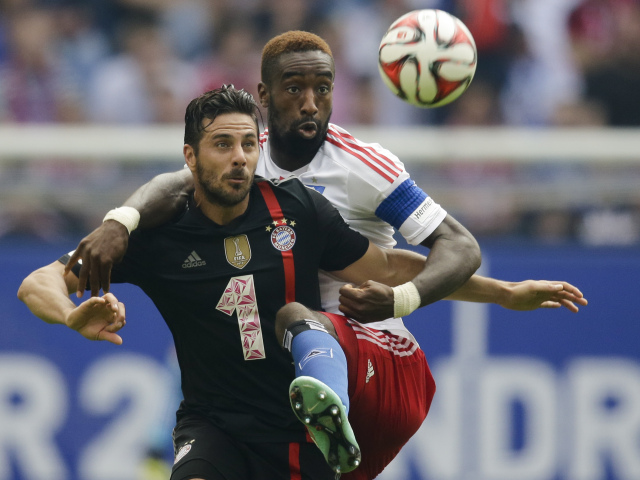 Claudio Pizarro, Bayern, Johan Djourou, Hamburg