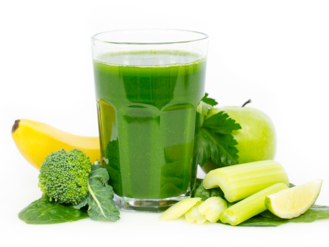 V dokonalom smoothie be nemali chýbať banány, ani zelené listy špenátu. 