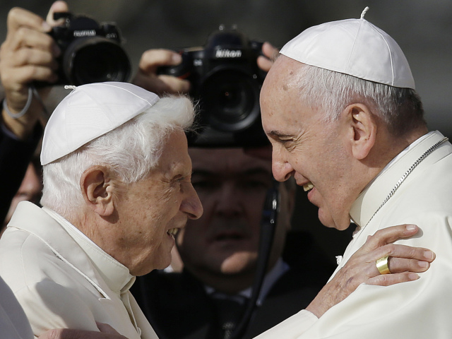 František, Benedikt XVI., pápež