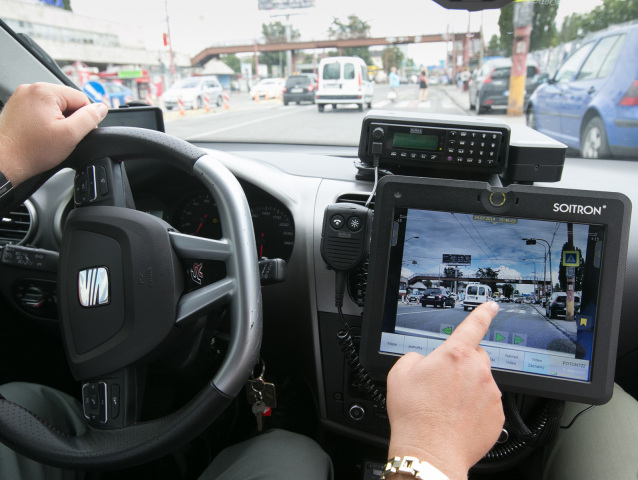 policia, inteligentne auto, Soitron, kontrola identity, kontrola