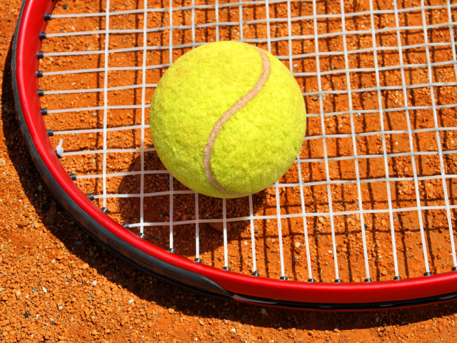 tenis, tenisová raketa, tenisová loptička