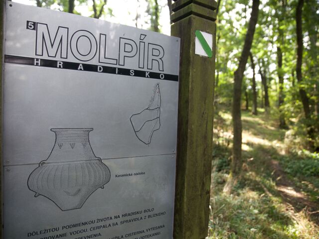 Molpír, hradisko, tabuľa
