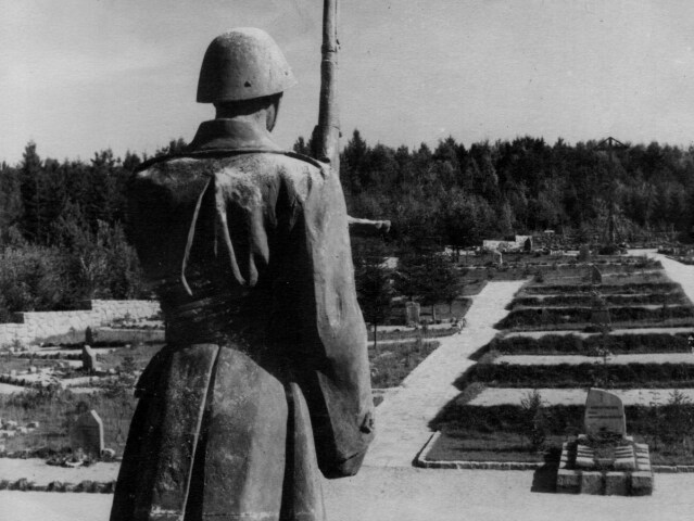 Dukla, Pamätník Československej armády