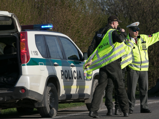 polícia, policajti, pátranie