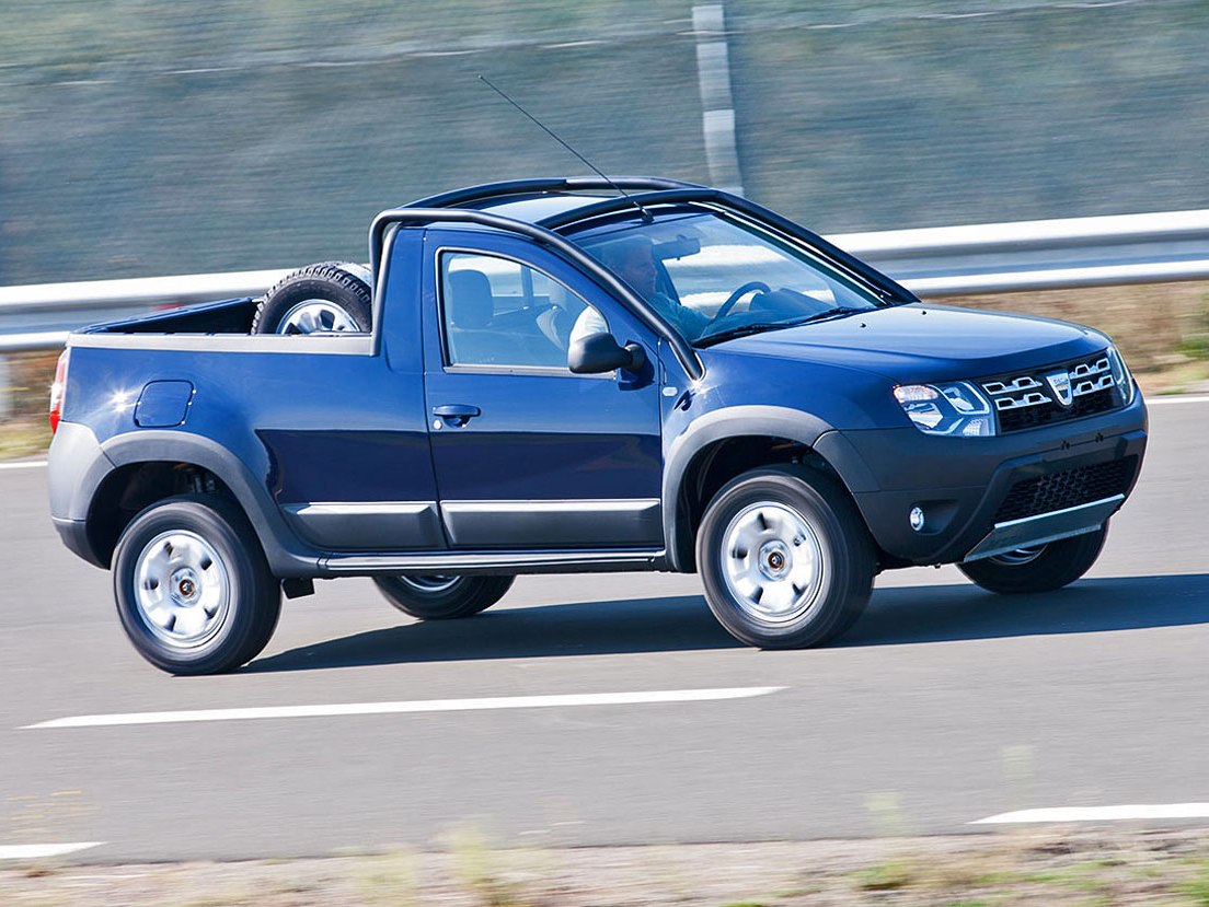 Duster Pick-up upravuje pre rumunskú Daciu karosáreň Romturingia. Po stredové stĺpiky je dizajn nezmenený. Nad kabínou však pribudol ochranný rám a za ním ložný priestor.
