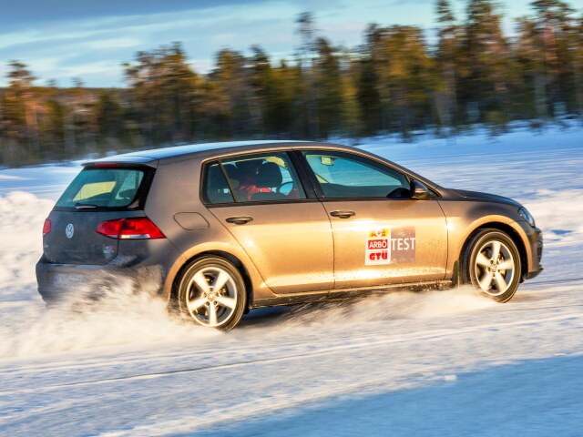 ADAC - test zimných pneumatík 2014