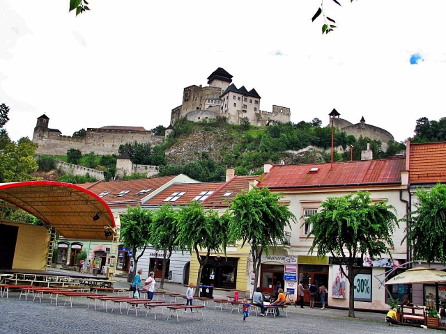 Trenčín, hrad, Trenčiansky hrad, námestie