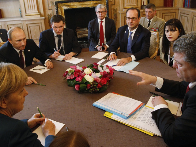 Merkelová, Porošenko, Putin, Hollande