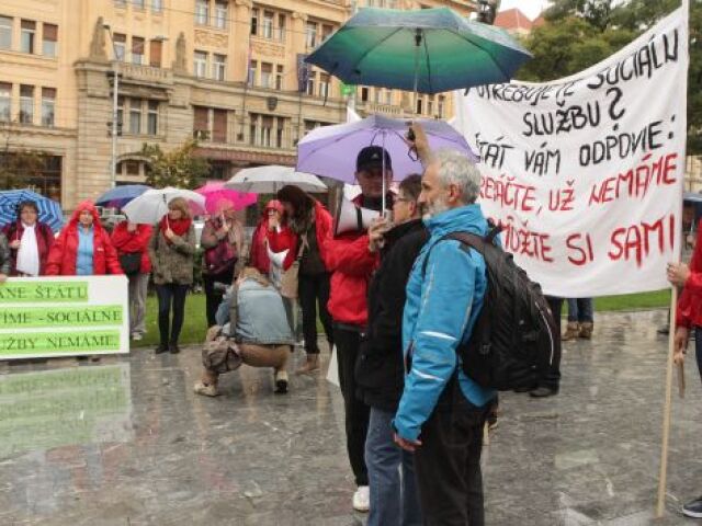 protest, sociálne služby