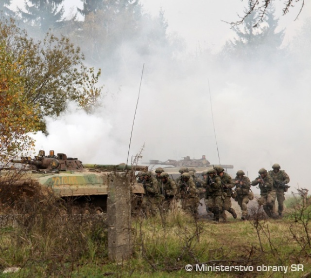 tank, vojaci, cvičenie