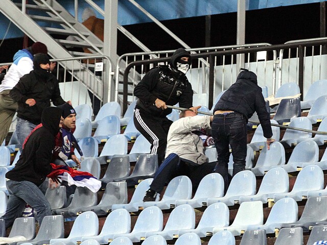 Slovan - Sparta, bitka, fanúšikovia