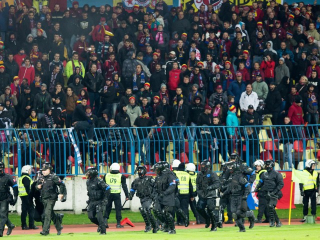Slovan - Sparta, polícia, ťažkoodenci