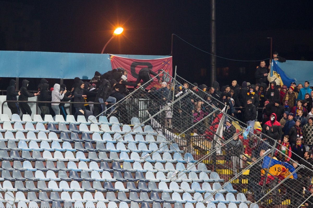 Slovan - Sparta, fanúšikovia, výtržnosti
