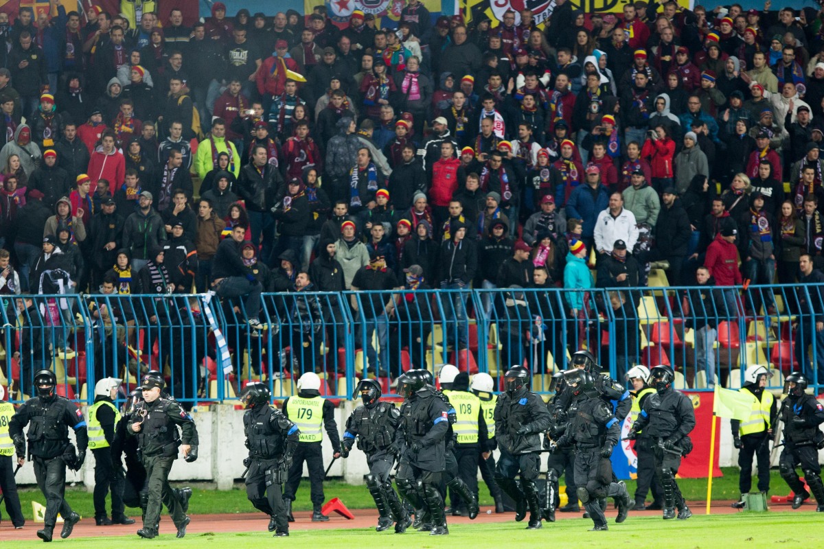 Slovan - Sparta, polícia, ťažkoodenci