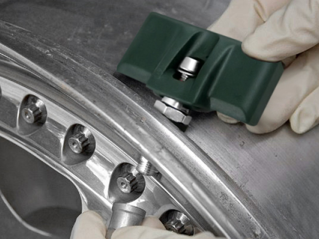 TPMS - monitorovanie tlaku v pneumatikách
