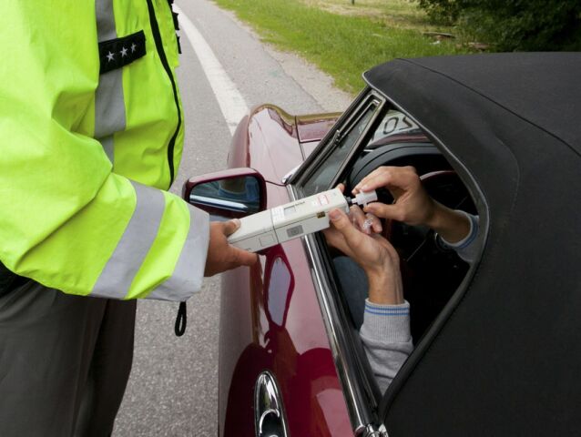 polícia, radar, meranie rýchlosti, alkohol, tester