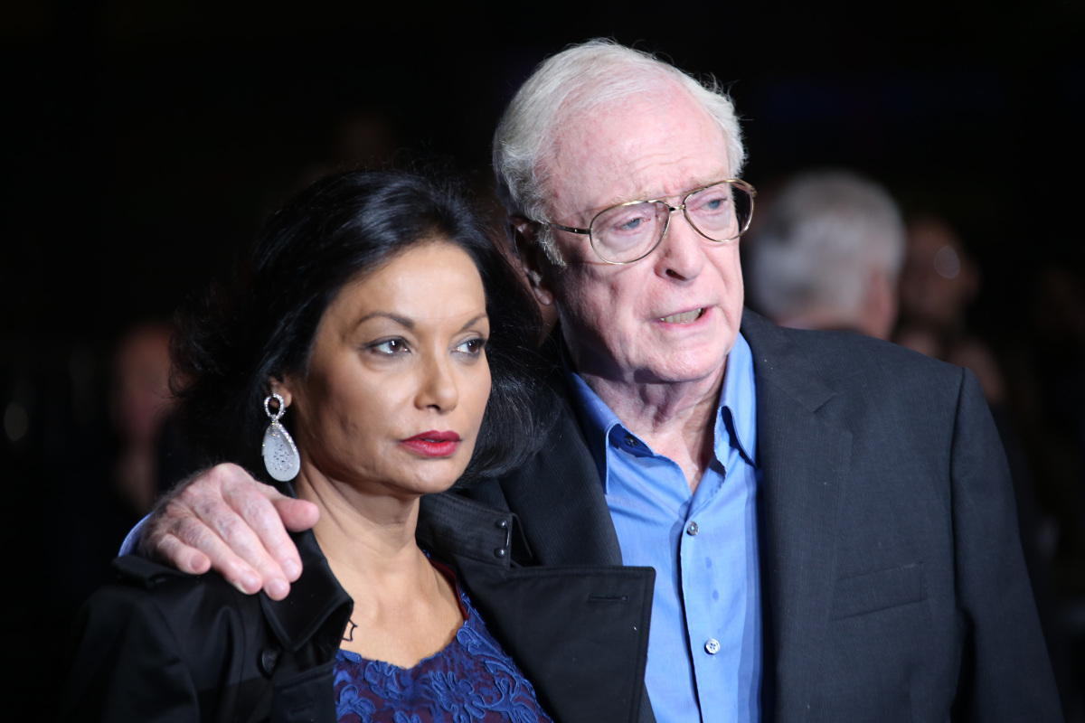 Herec Michael Caine a jeho manželka Shakira Caine.