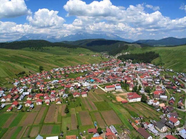 Liptovska teplicka, obec, hory, Tatry,