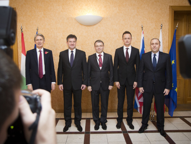 Ministri zahranièných vecí, V4, Hammond