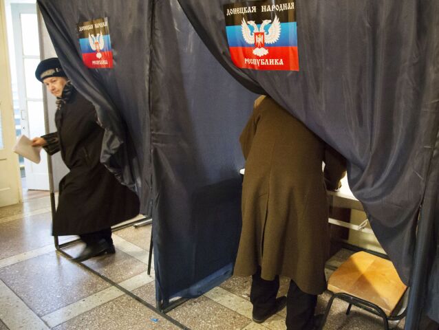 Ukrajina, voľby, Donbas, Doneck, Luhansk, vojaci, urny, proruskí separatisti