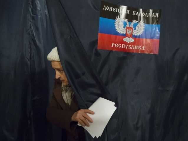 Ukrajina, voľby, Donbas, Doneck, Luhansk, vojaci, urny, proruskí separatisti